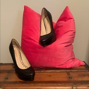 Enzo Angiolini pumps patent leather and leather.